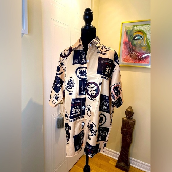 3 brand NWOT, Chinese graphics silky soft short sleeve button  down shirt. 😊 - Picture 2 of 7